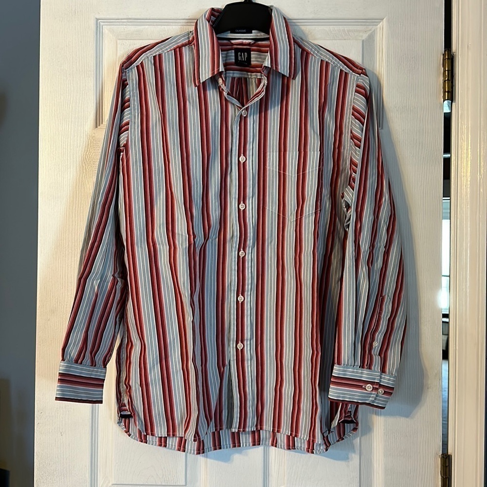 GAP men’s button down; size medium 15-15.5